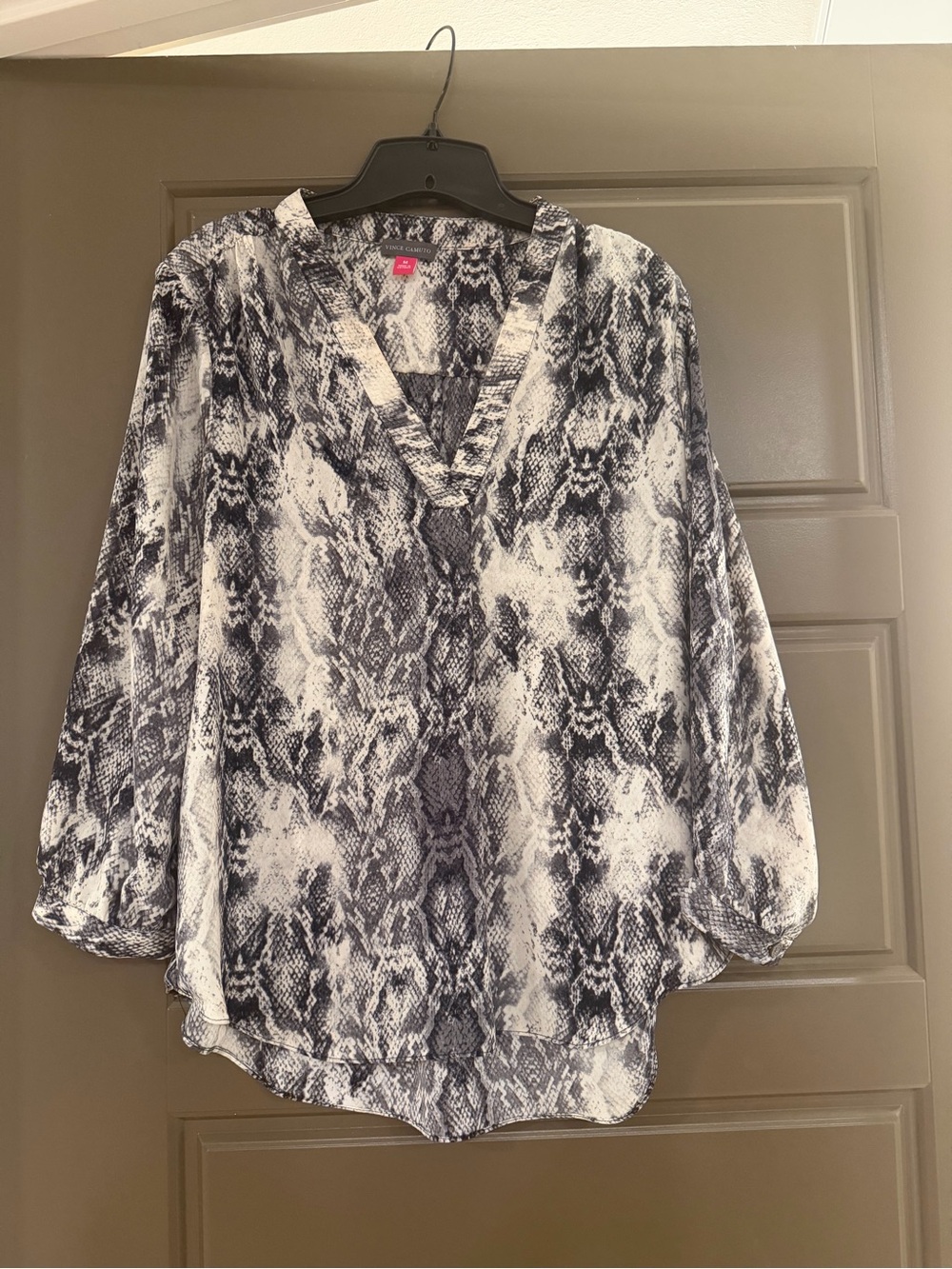 Vince Camuto Black & White Snake-Print V-Neck Blouse